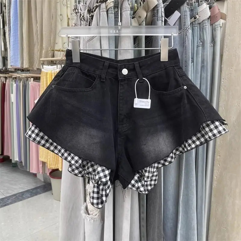 Shorts de denim con ribete de encaje para mujer: ajuste elegante y favorecedor