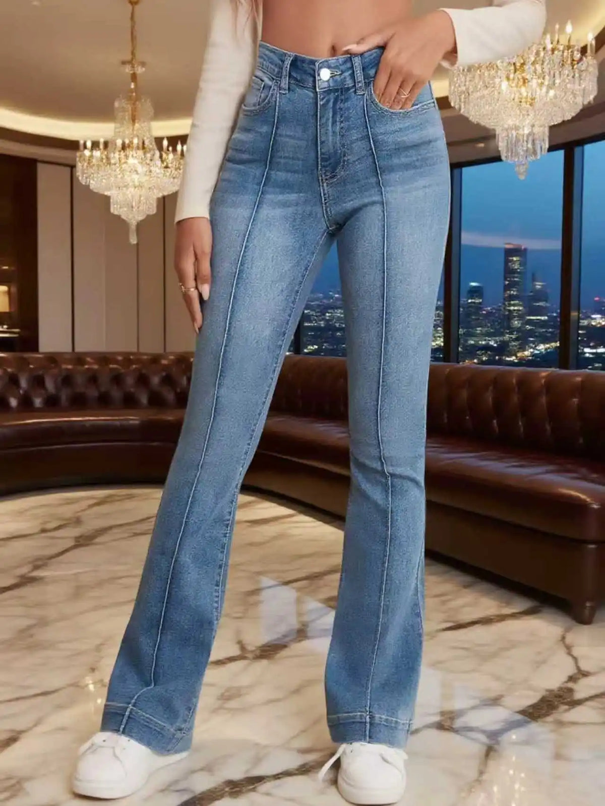 Vaqueros bootcut con costuras detalladas y elastano - ajuste favorecedor y comodidad durante todo el día