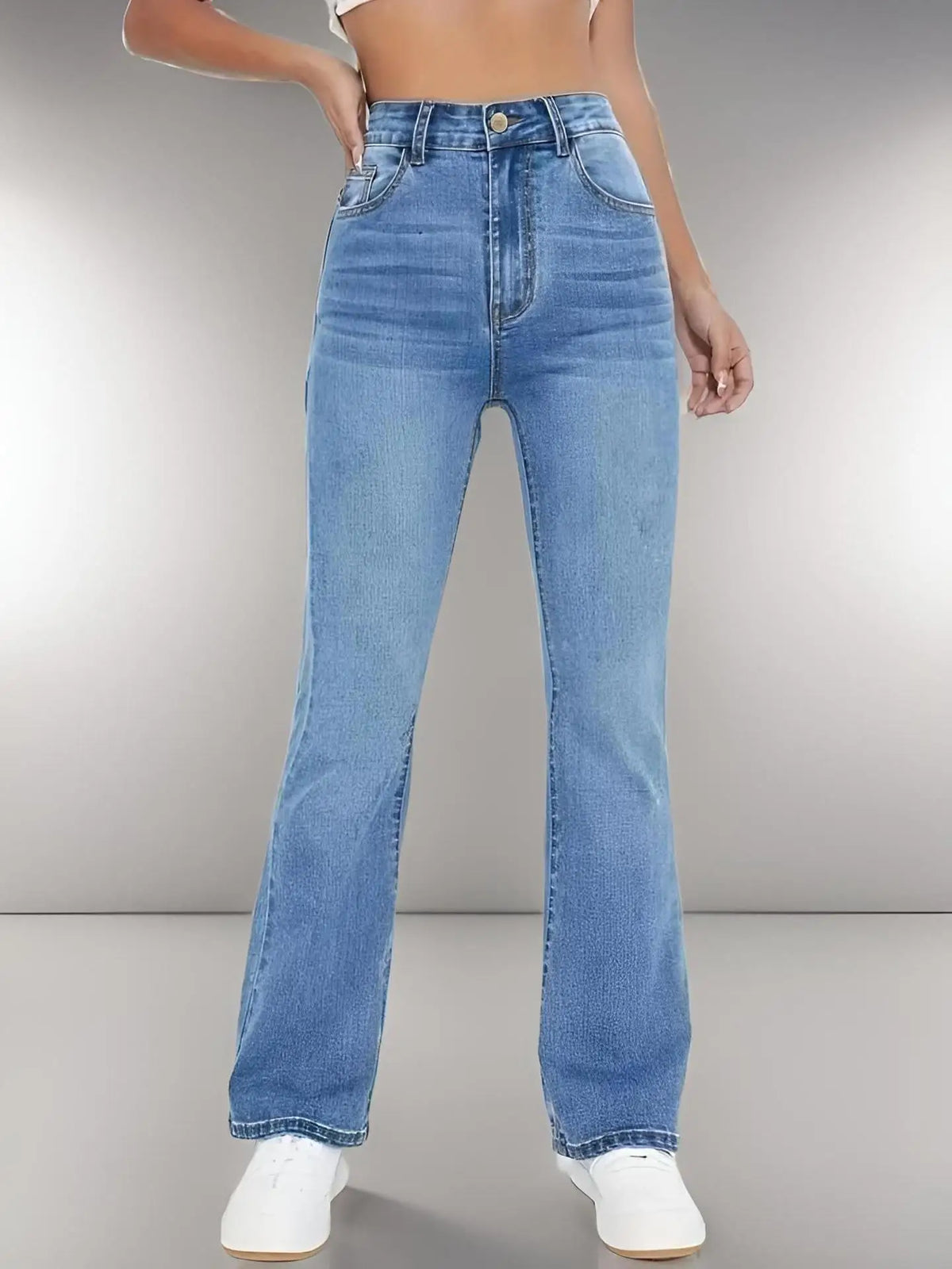 Lars vaqueros de tiro alto acampanados - denim vintage que realzan la silueta