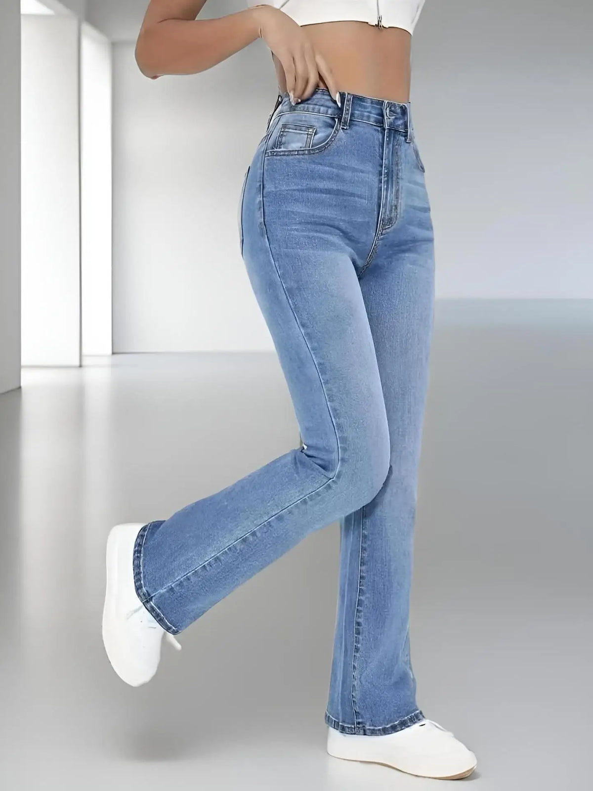 Lars vaqueros de tiro alto acampanados - denim vintage que realzan la silueta
