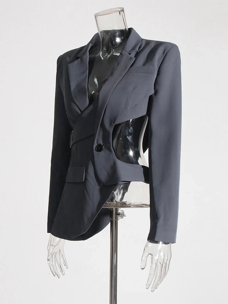 Blazer de manga campana con recortes asimétricos
